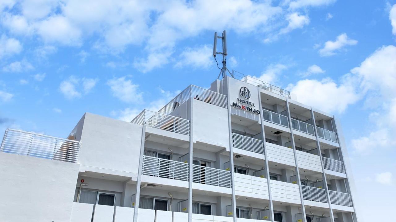 Mr Kinjo 万座ビーチ前 Lejlighedshotel Onna Eksteriør billede